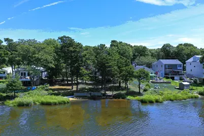 107 Shorewood Dr, Falmouth, MA 02536 - Photo 26