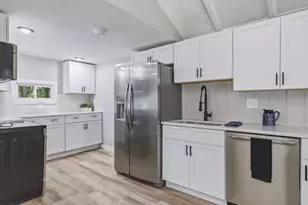 22 Knollwood Rd, Brimfield, MA 01010 - Photo 1