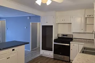 292 Tecumseh St, Fall River, MA 02721 - Photo 4