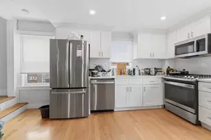 9 Vassall St, Quincy, MA 02170 - Photo 8