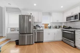 9 Vassall St, Quincy, MA 02170 - Photo 8