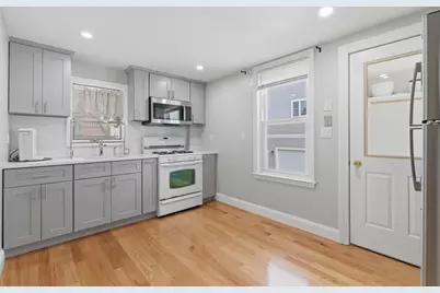 9 Vassall St, Quincy, MA 02170 - Photo 32