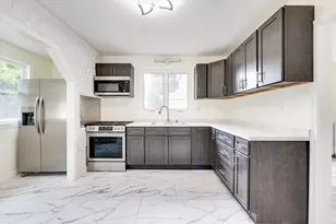17 Bushwick Pl, Springfield, MA 01109 - Photo 14