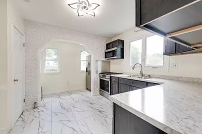 17 Bushwick Place, Springfield, MA 01109 - Photo 12
