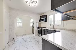 17 Bushwick Pl, Springfield, MA 01109 - Photo 12