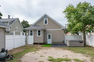 17 Bushwick Pl, Springfield, MA 01109 - Photo 30