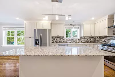 305 Lynn St, Malden, MA 02148 - Photo 4