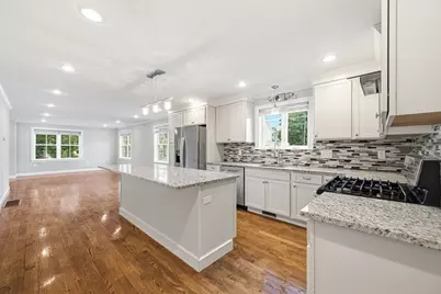 305 Lynn St, Malden, MA 02148 - Photo 2