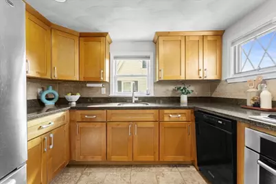 43 Elm St, Medford, MA 02155 - Photo 2