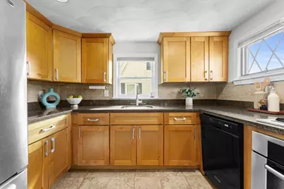 43 Elm St, Medford, MA 02155 - Photo 6