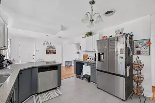 84 Evans St, Somerset, MA 02726 - Photo 10