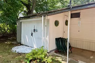 404 Southwick Rd, Westfield, MA 01085 - Photo 4