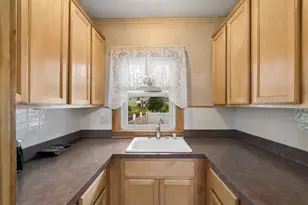 12 Leonard St, Milford, MA 01757 - Photo 10