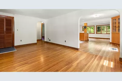 75 Lexington St, Burlington, MA 01803 - Photo 8