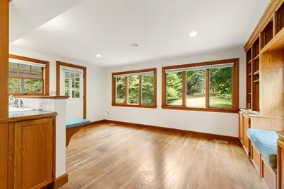 75 Lexington St, Burlington, MA 01803 - Photo 10
