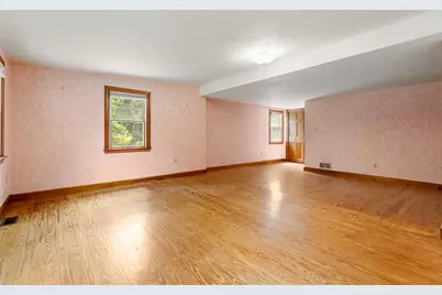 75 Lexington St, Burlington, MA 01803 - Photo 28
