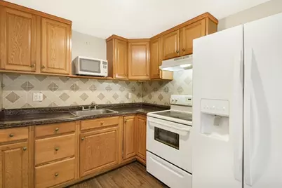 261 Boston Post Rd E #2, Marlborough, MA 01752 - Photo 4