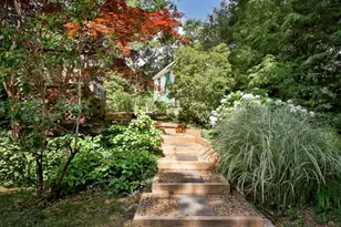 135 Mayflower Ln, Tisbury, MA 02568 - Photo 8