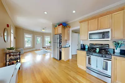 561 Broadway #A2, Somerville, MA 02145 - Photo 4