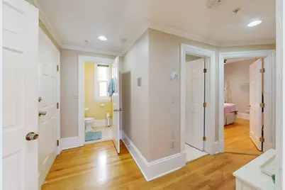 561 Broadway #A2, Somerville, MA 02145 - Photo 12