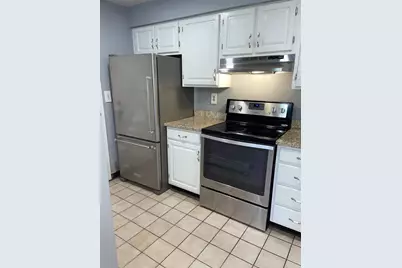 610 S Franklin St #C304, Holbrook, MA 02343 - Photo 4
