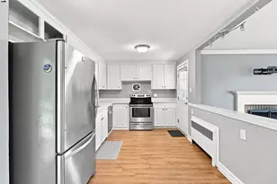 28 Hilltop Cir, Worcester, MA 01609 - Photo 4