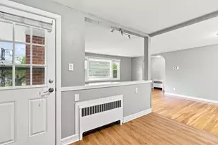 28 Hilltop Cir, Worcester, MA 01609 - Photo 6