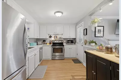 28 Hilltop Circle, Worcester, MA 01609 - Photo 12