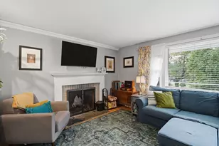 28 Hilltop Cir, Worcester, MA 01609 - Photo 4