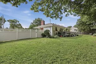 28 Hilltop Cir, Worcester, MA 01609 - Photo 28