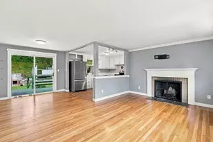 28 Hilltop Cir, Worcester, MA 01609 - Photo 12