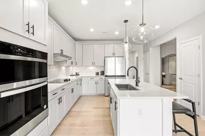 399 Neponset #409, Canton, MA 02021 - Photo 4