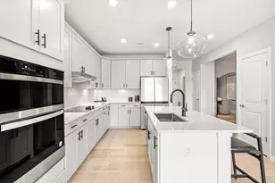399 Neponset, Canton, MA 02021 - Photo 4