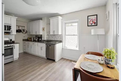 39 Regent St #3, Cambridge, MA 02140 - Photo 4