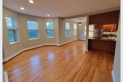 390 Riverway #16, Boston, MA 02115 - Photo 2