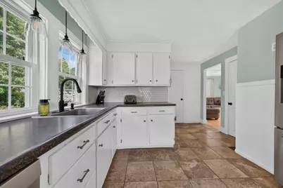 37 Acorn St, Middleborough, MA 02346 - Photo 4