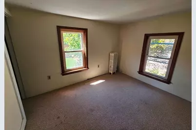 186 Burbank St, Pittsfield, MA 01201 - Photo 12