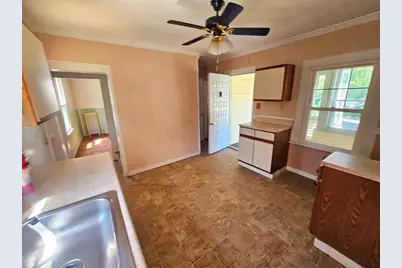 186 Burbank St, Pittsfield, MA 01201 - Photo 4