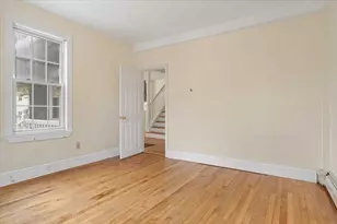 8 Crown St, Worcester, MA 01609 - Photo 12