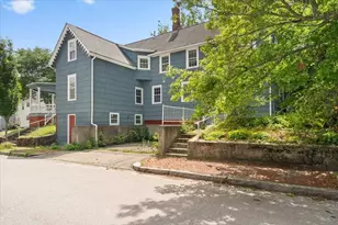 8 Crown St, Worcester, MA 01609 - Photo 4