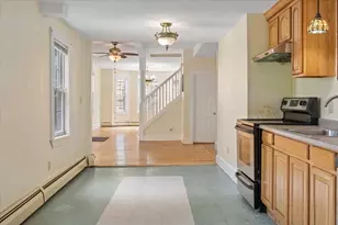 8 Crown St, Worcester, MA 01609 - Photo 16