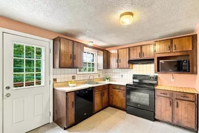 4 Picadilly St, Upton, MA 01568 - Photo 14