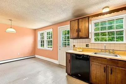 4 Picadilly St, Upton, MA 01568 - Photo 10
