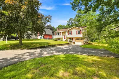 4 Picadilly St, Upton, MA 01568 - Photo 2