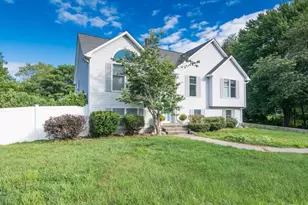 4 Phillips Pl, Hadley, MA 01035 - Photo 4