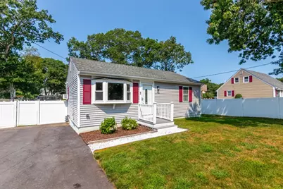 4 Standish Ave, Wareham, MA 02538 - Photo 2