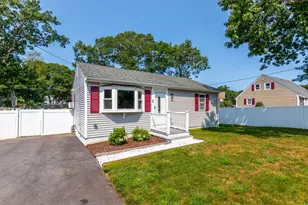 4 Standish Ave, Wareham, MA 02538 - Photo 2