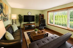 34 Old Plymouth St, East Bridgewater, MA 02333 - Photo 8