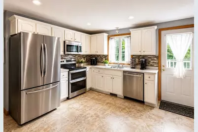 34 Old Plymouth St #34, East Bridgewater, MA 02333 - Photo 4