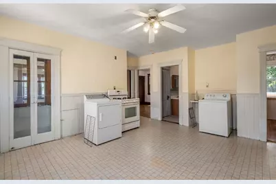 6 Indiana St, Worcester, MA 01604 - Photo 32
